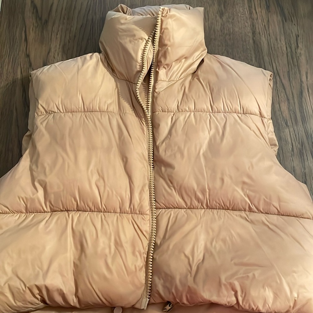 Cropped puffer vest Camel Brown color